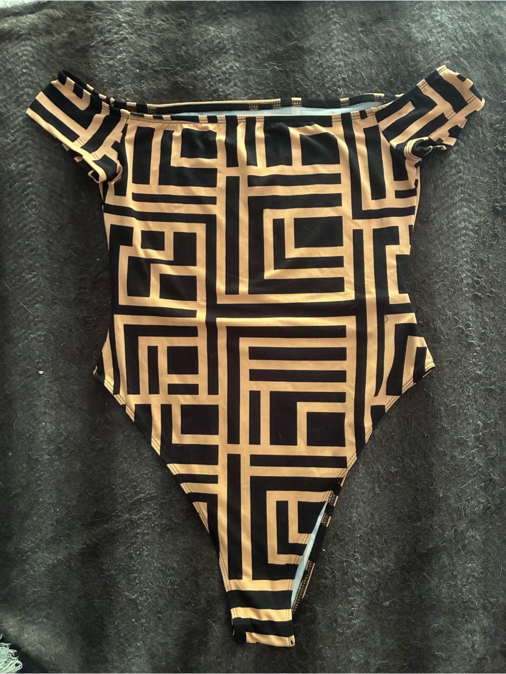 Off-Shoulder Geometric Print One-Piece bodysuit - Black & Tan